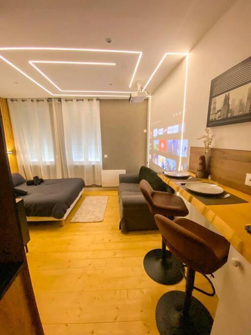 Le Pluvier D'Argent*Home Cinema Abbeville Exteriör bild